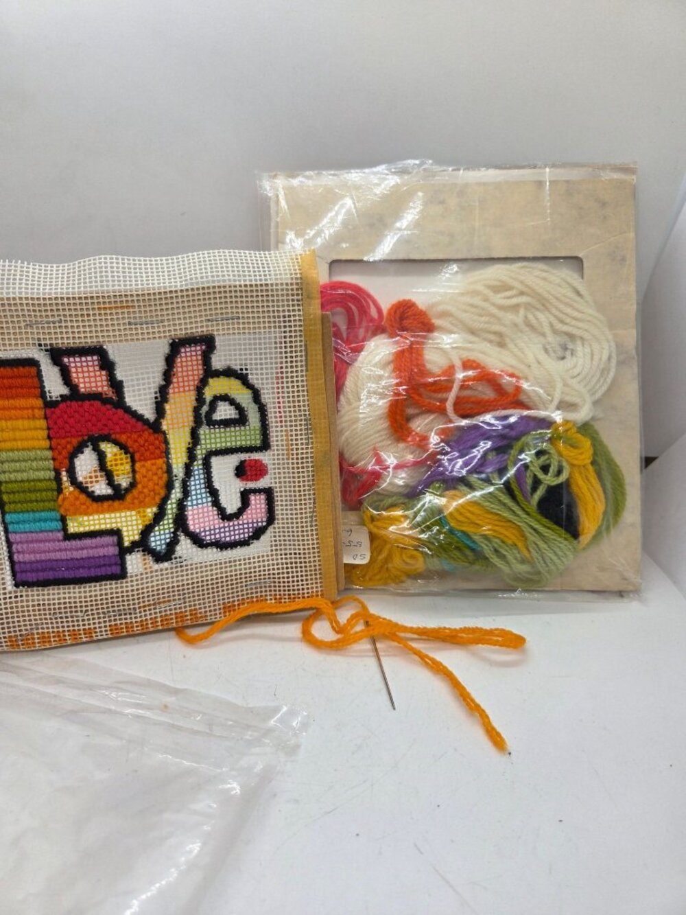 VTG Jiffy Needlepoint Kit "Love" Rainbow by Chris Davenport 1978 5x5 Retro hip - Picture 7 of 7
